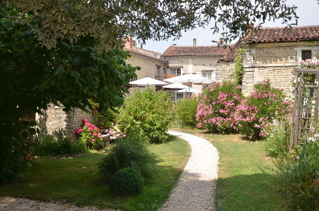 La Closerie Bed and Breakfast Nercillac Exterior foto